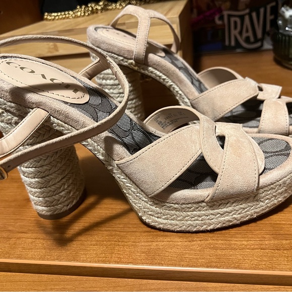 Coach Talina Sandal size 8 - used once - Picture 1 of 3